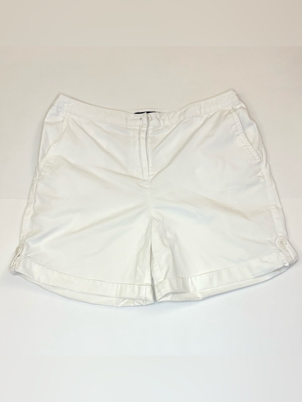 White Shorts M&S UK12 / EUR40